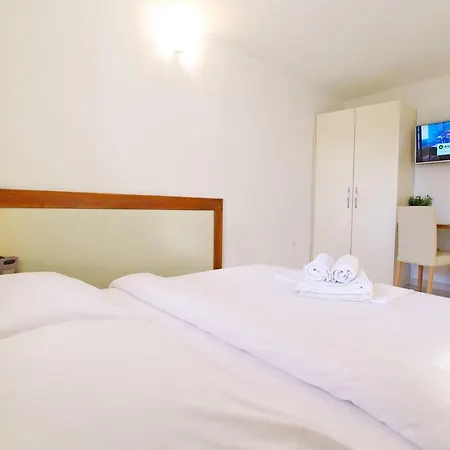 Apartman Center 4+1 Id 720 Apartment Murter