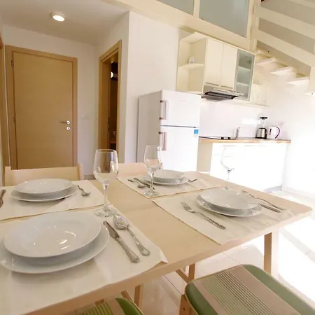 Apartman Center 4+1 Id 720 Apartment Murter