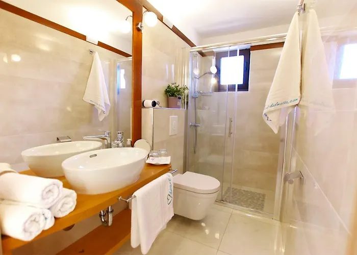 New- With Sauna&jacuzzi 720 *