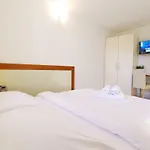 New- With Sauna&jacuzzi 720 Apartment Murter