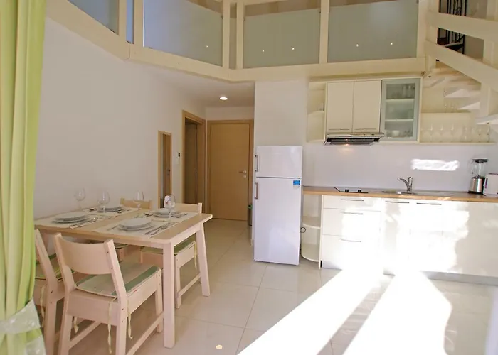 New- With Sauna&jacuzzi 720 *